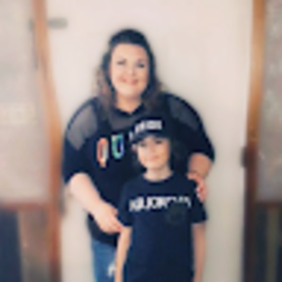 Meet your Posher, Chryston - Picture 1 of 1